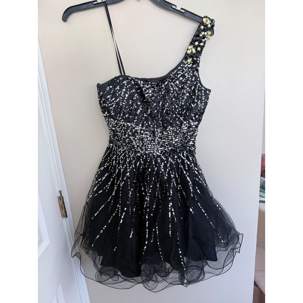 Dave & Johnny Black & Silver‎ Sequin One-Shoulder Tulle Gown - Size 9/10